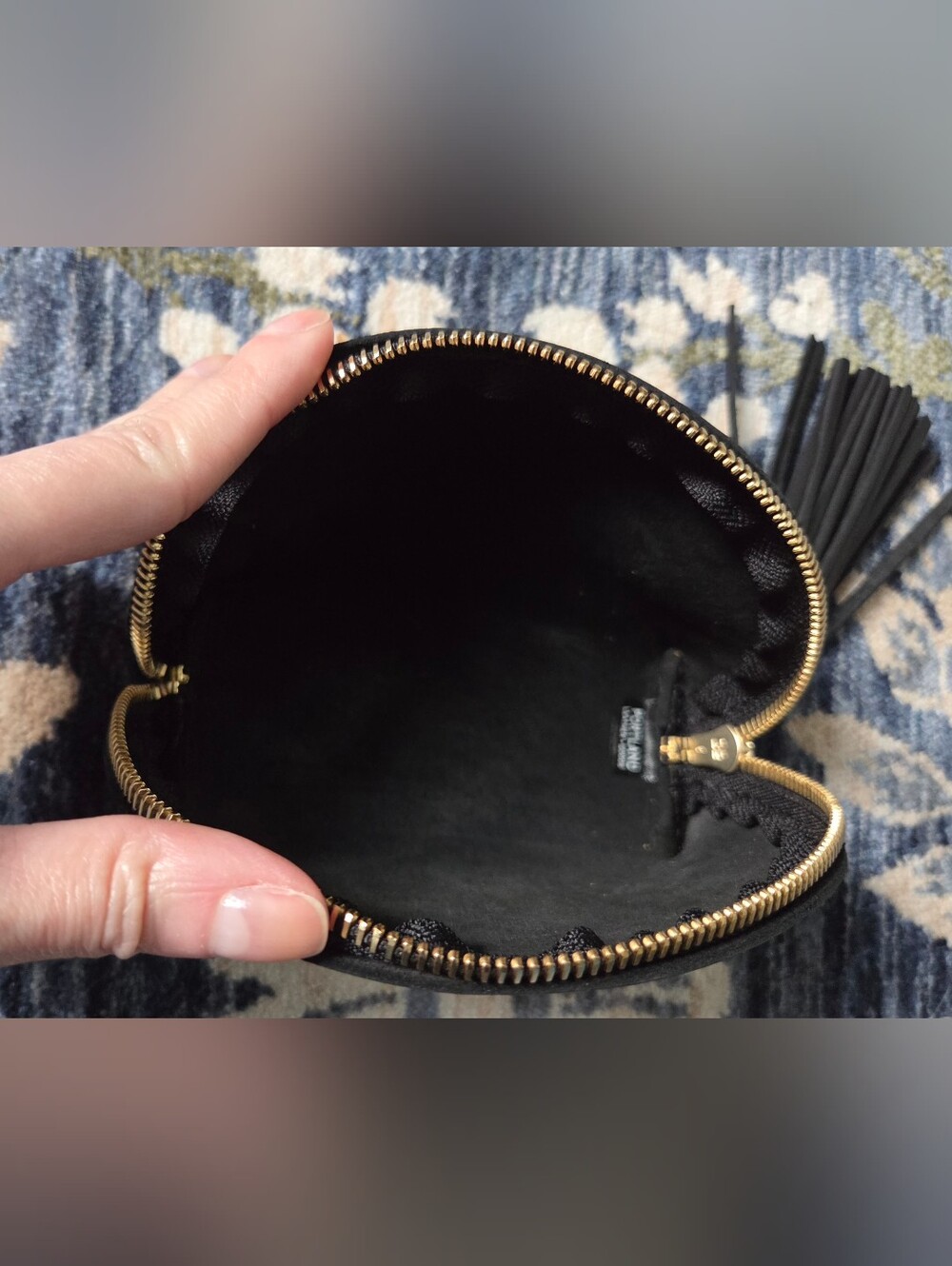Portland Leather Taco tassel pouch black - Picture 4 of 4